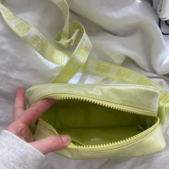 Ugg Janey Li Crossbody Bag - Picture 4 of 7